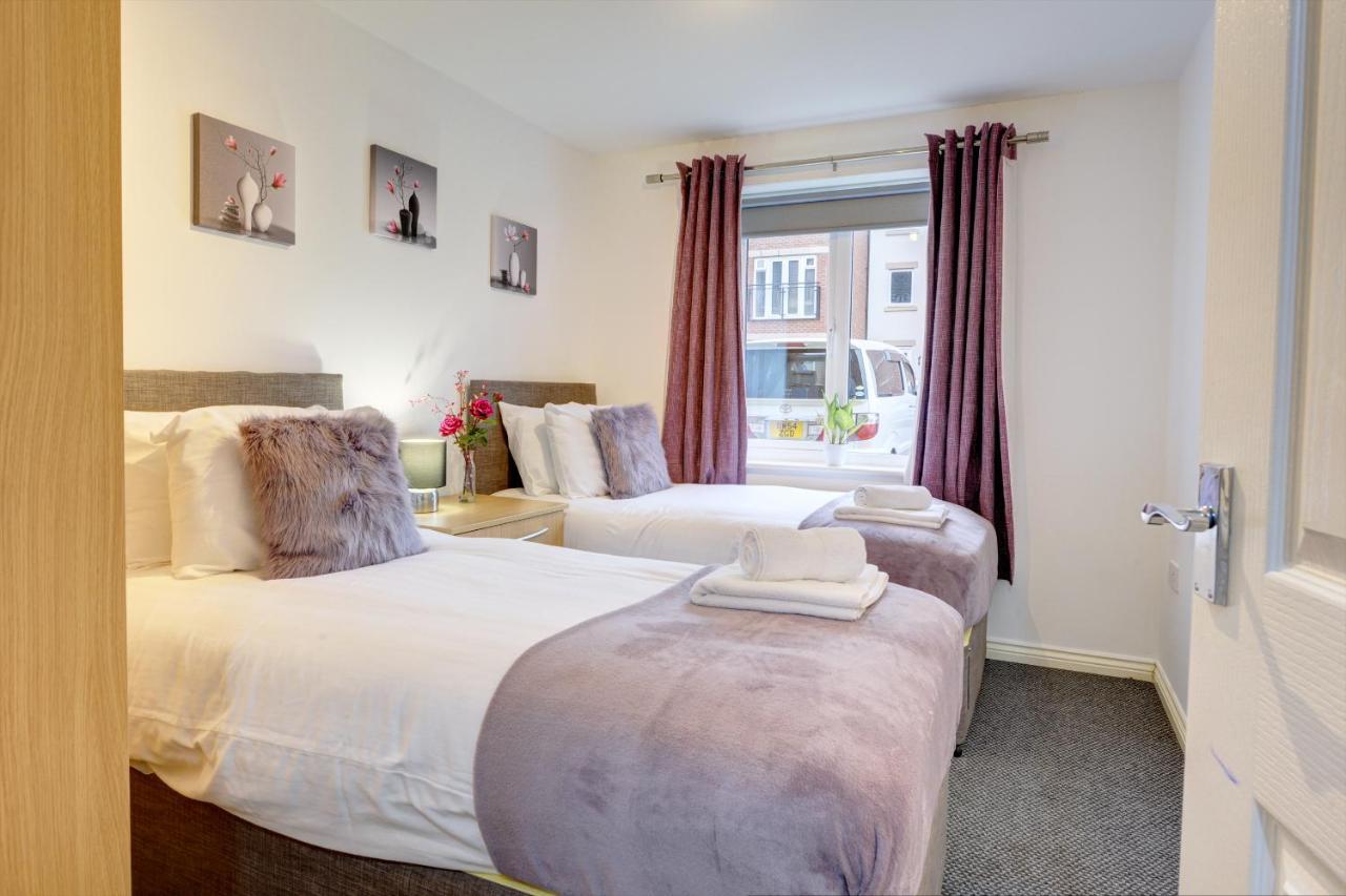 2-Br Apartment, En-Suite, Allocated Parking, Next To Playground Coventry Exterior photo